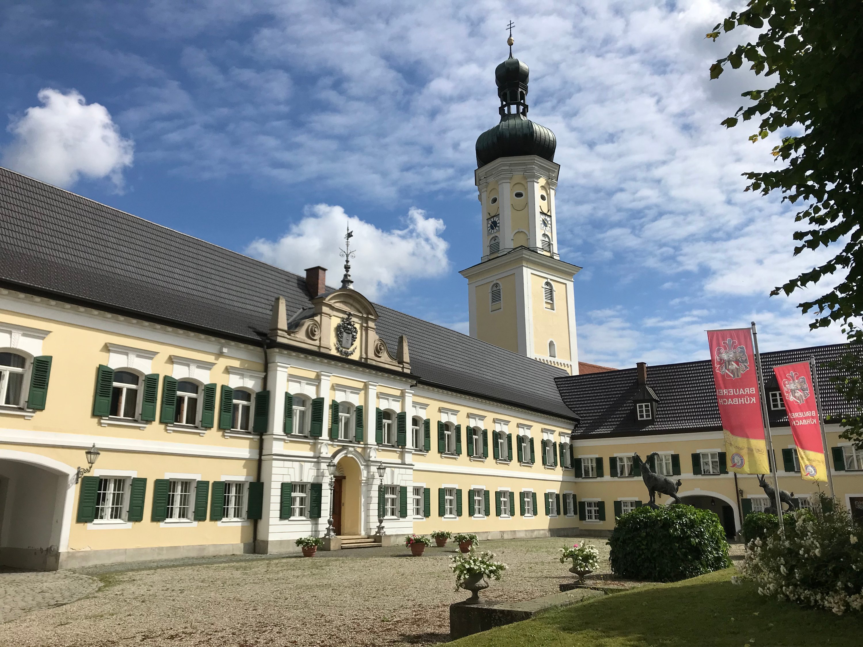Schloss Kühbach Außenaufnahme